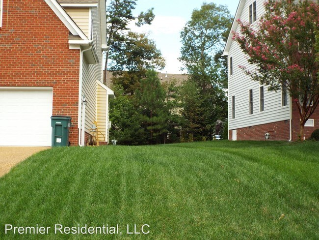 Building Photo - 5017 Sadler Place Ter