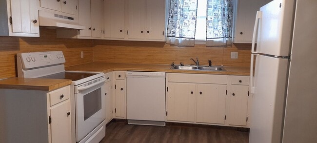 Building Photo - 1345 Highland Road