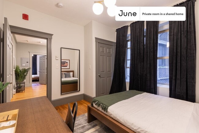 Building Photo - Room in Shared 3 bed/1 bath home in Fenway