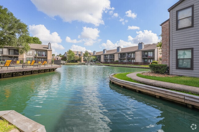 Building Photo - Lakebridge Apartments