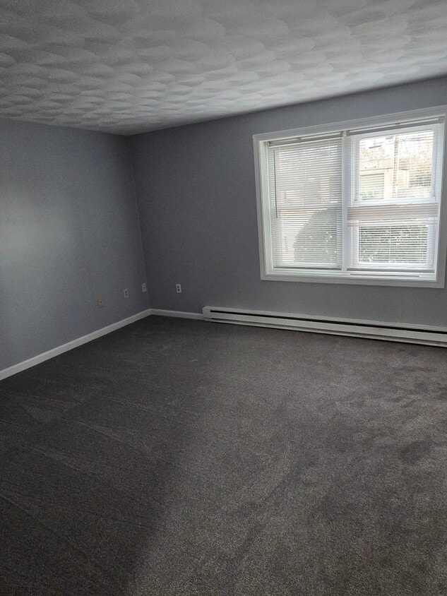 Primary Photo - 471 W Shore Rd