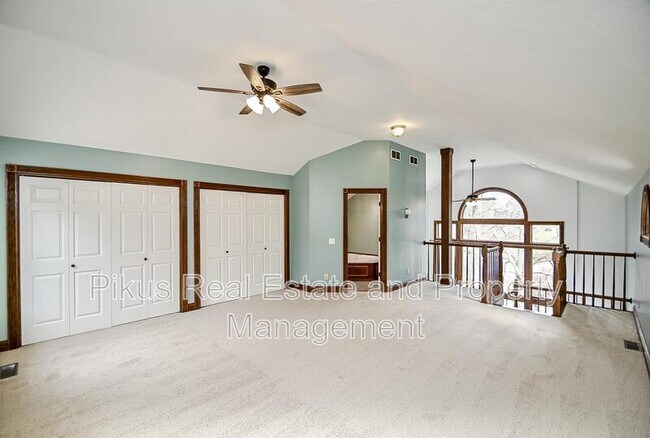 Building Photo - 3446 Lochlomond Ave SW