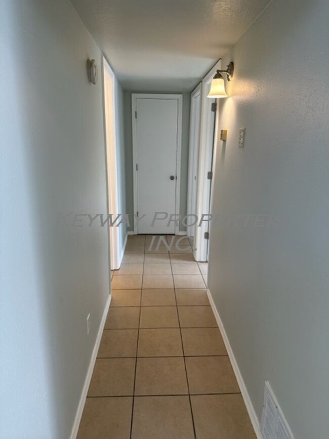 Foto del edificio - 1200 Edith Blvd SE
