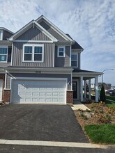 Building Photo - 5931 Hawkweed Dr