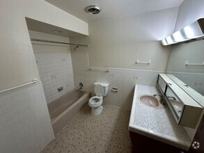 Building Photo - 7343 N Teutonia Ave