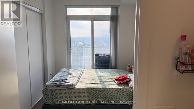 Photo du bâtiment - 225 Commerce St