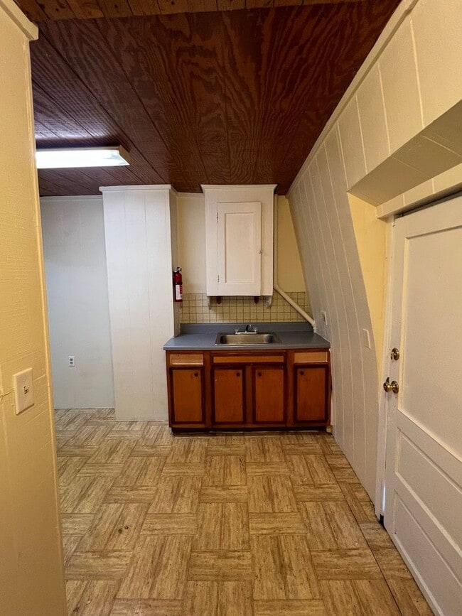 Foto del edificio - 527 N 8th St