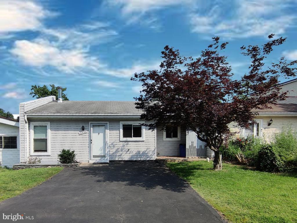 Foto principal - 6034 Regents Park Rd