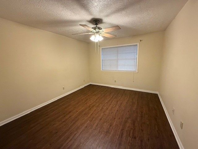 Building Photo - 1504 Hawk Tree Dr