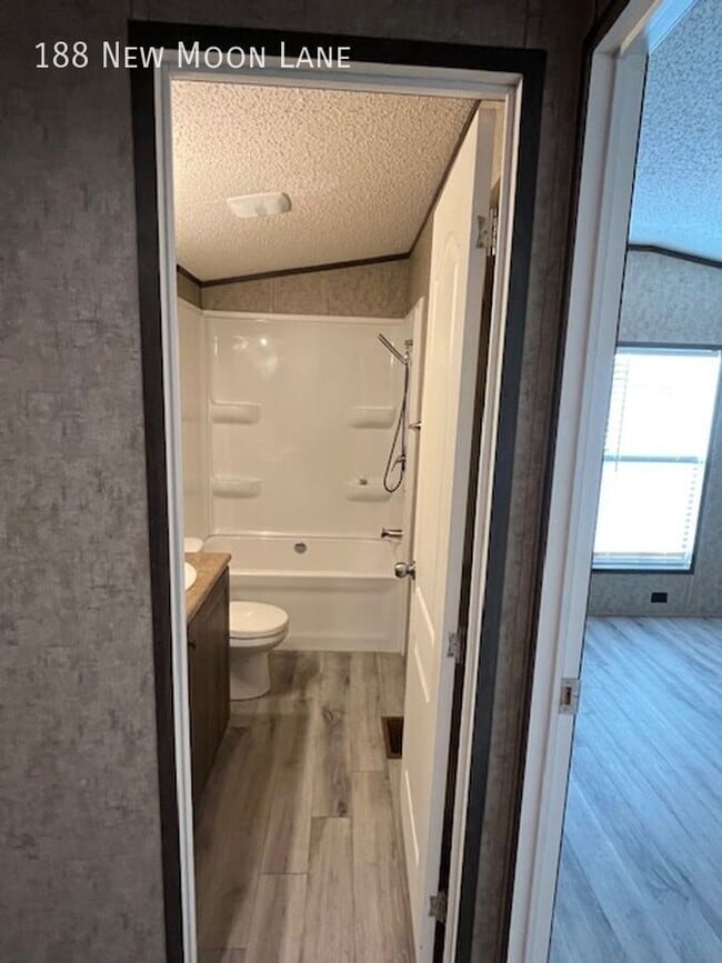 Building Photo - 188 New Moon Ln