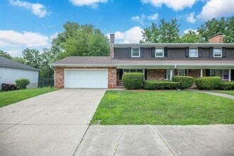 Building Photo - 707 W Versailles Dr