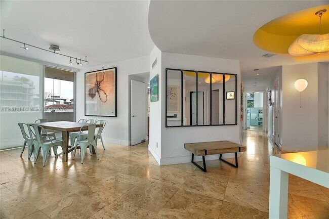 Foto del edificio - 300 South Pointe Dr