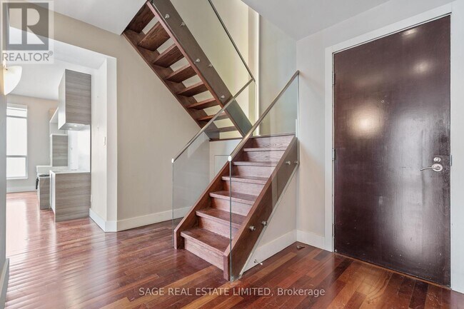 Building Photo - 410-L410 Queens Quay W