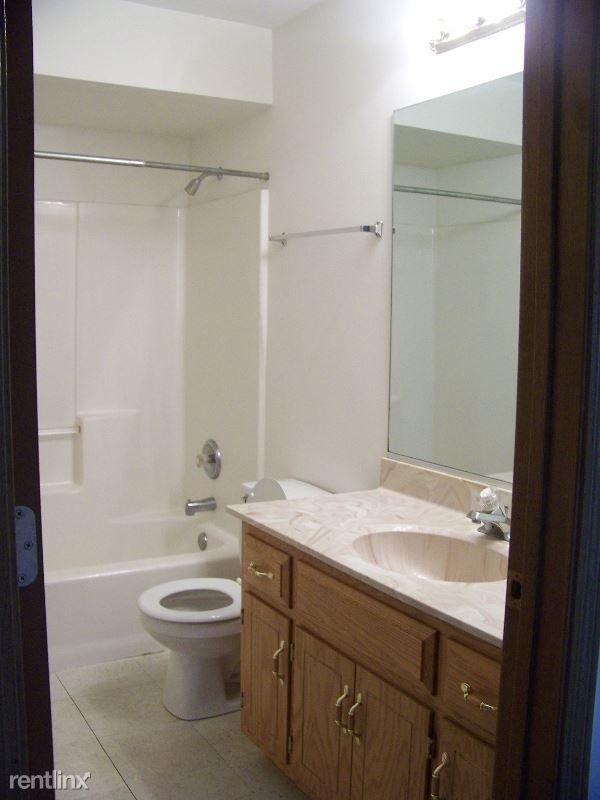 Building Photo - 4 br, 2 bath Condo - 915 Spiros Ct