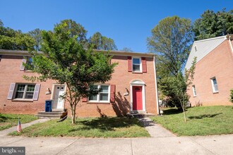 Building Photo - 12136 Bentridge Pl