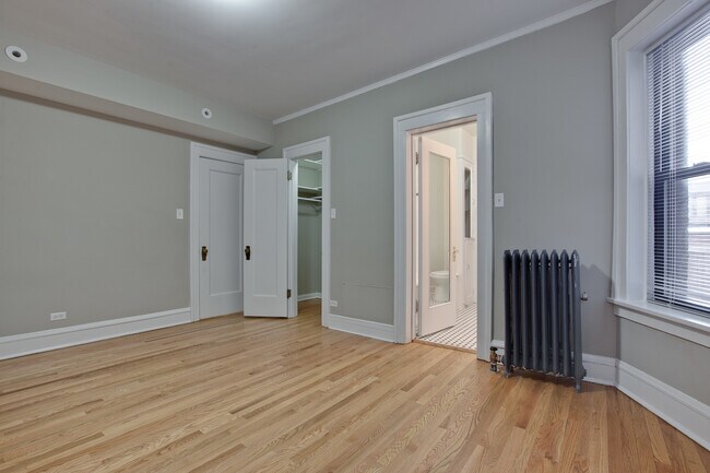 Building Photo - 855 W Margate Ter