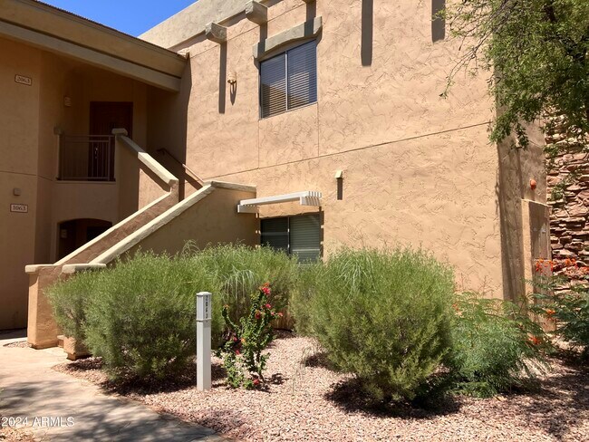 Foto del edificio - 16801 N 94th St
