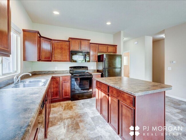 Foto del edificio - 18726 Birchwood Ave