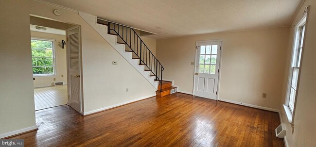 Foto del edificio - 230 E Whitlock Ave