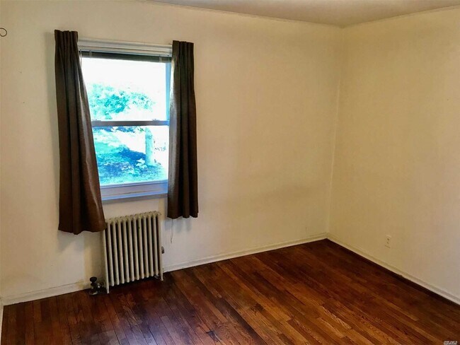 Foto del edificio - 85-55 Little Neck Pkwy