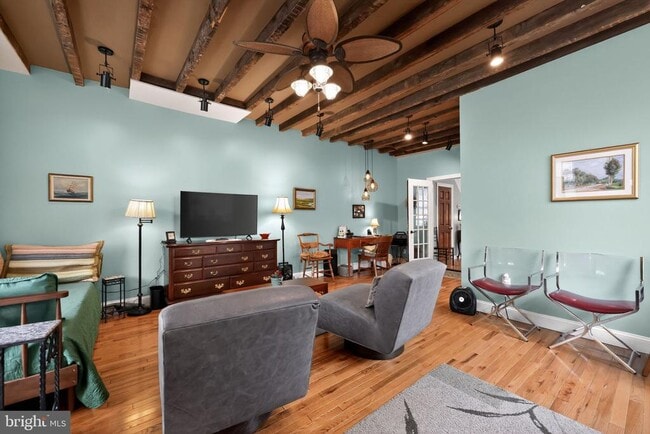 Building Photo - 2100 E Dauphin St