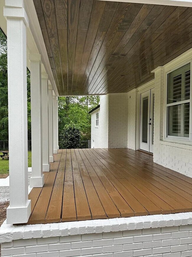 Building Photo - 4040 Roscrea Dr