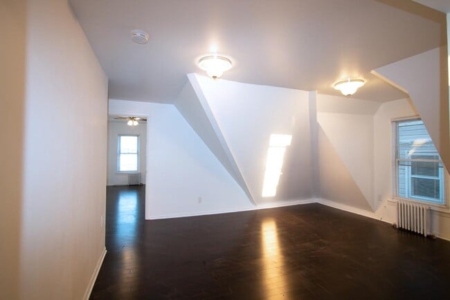 Building Photo - 26 E 32nd St