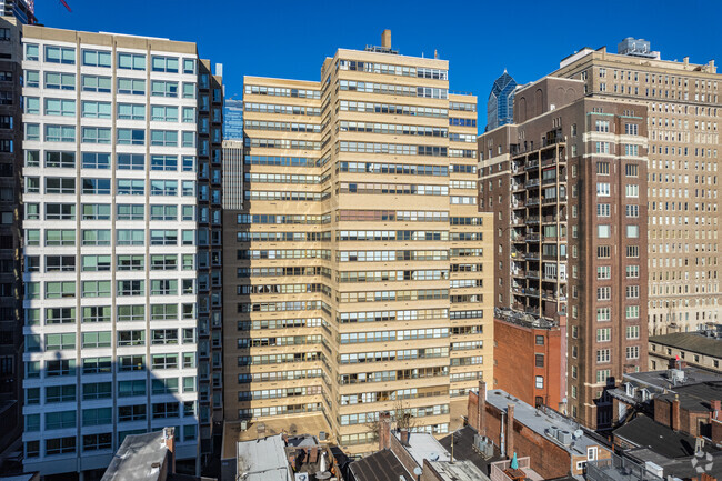 Building Photo - Rittenhouse Savoy