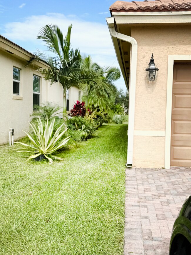 Foto del edificio - 4208 Troon Pl