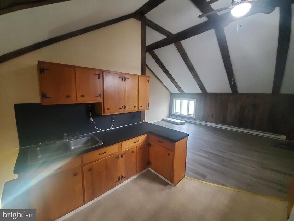 213 W Market St, Orwigsburg, PA 17961 House for Rent in Orwigsburg