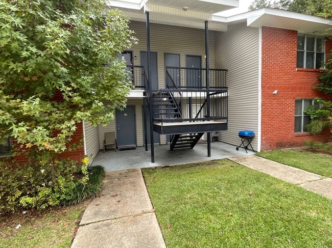 Building Photo - 390 Guzzardo Ln Building Photo - 390 Guzzardo Ln