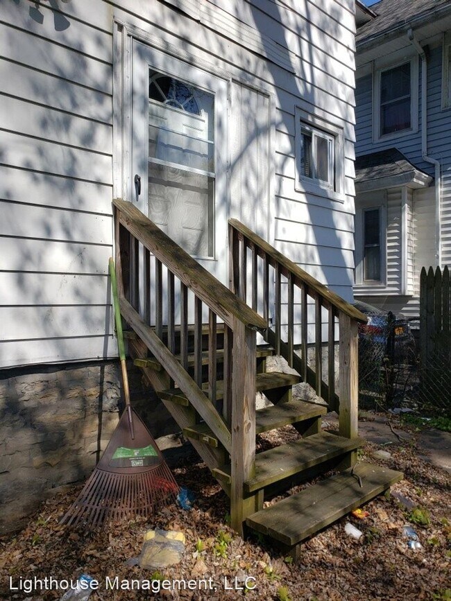 Building Photo - 4 br, 1.5 bath House - 48 Quincy St.