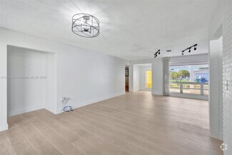 Building Photo - 9121 SW 54th Pl