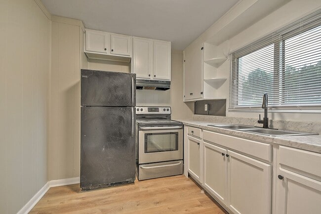 Building Photo - 1712 Oaklawn St