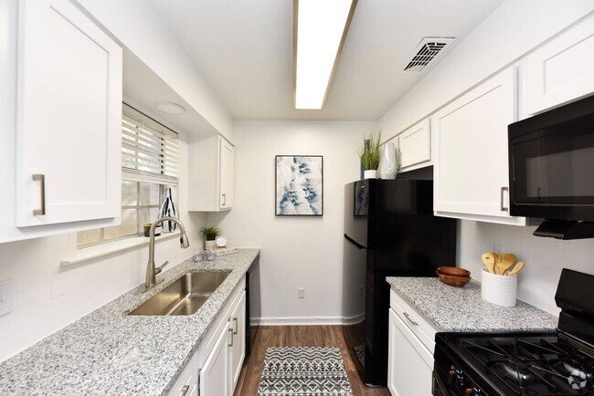 Galley Kitchen Sandy Creek - 130 Cole Manor Dr