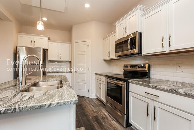 Building Photo - 637 Battery Ct