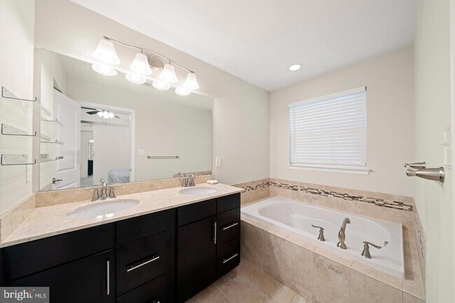 Foto del edificio - 12220 Montreat Pl