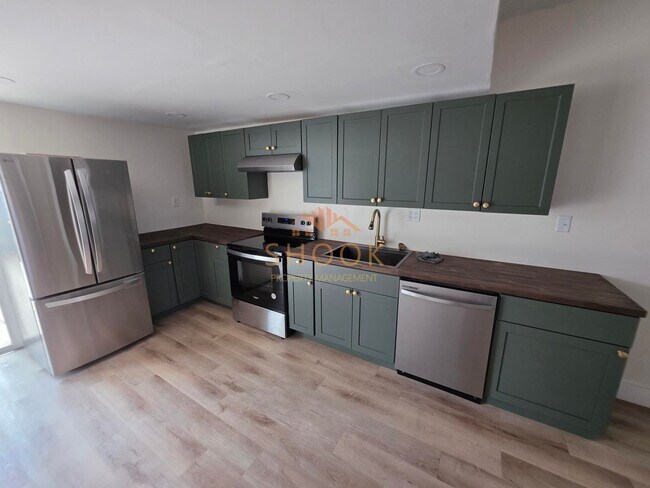 Building Photo - COMPLETELY RENOVATED 3 BR HOME