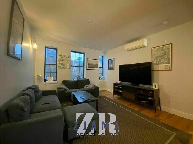 Foto del edificio - 72 Willoughby St