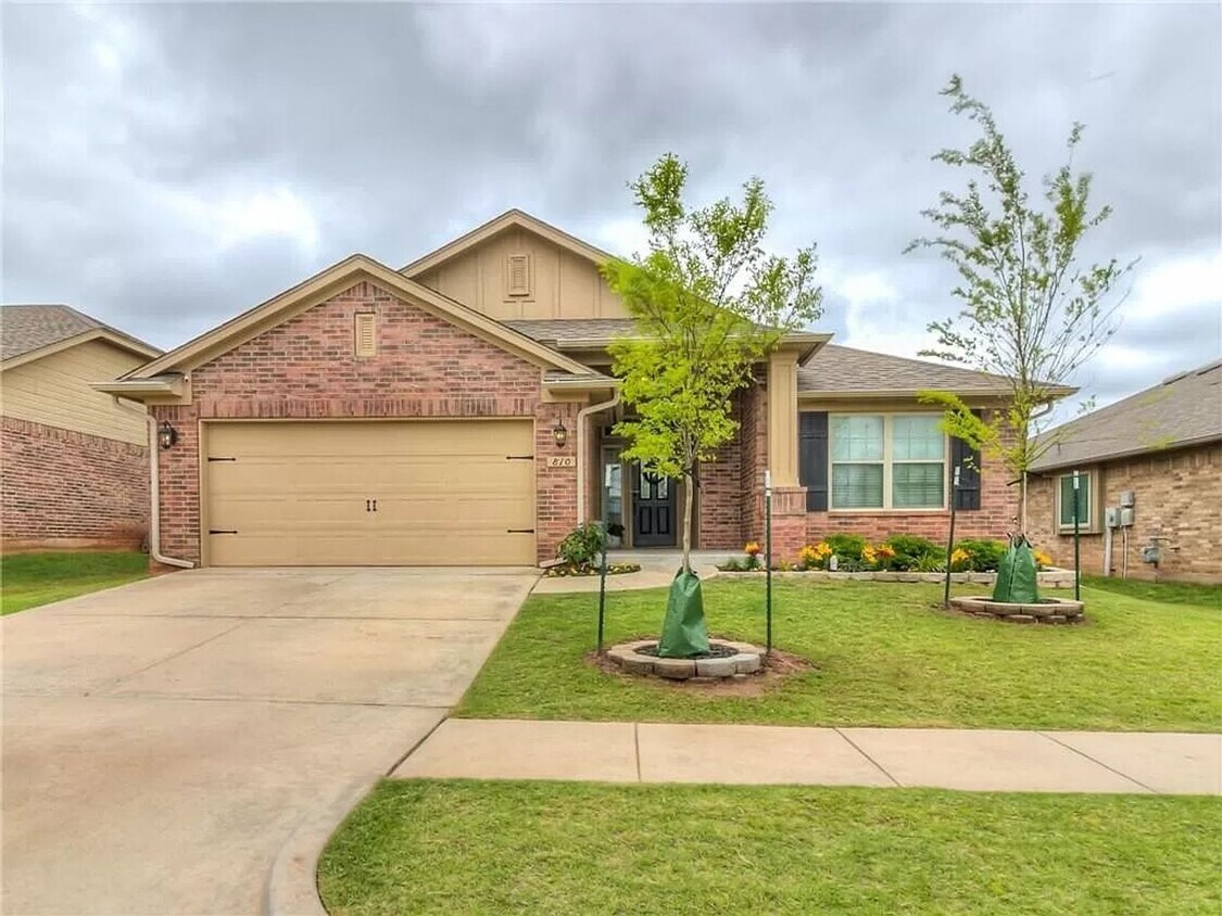 Primary Photo - (3) Bed/(2) Bath in Red Canyon Ranch Avail...