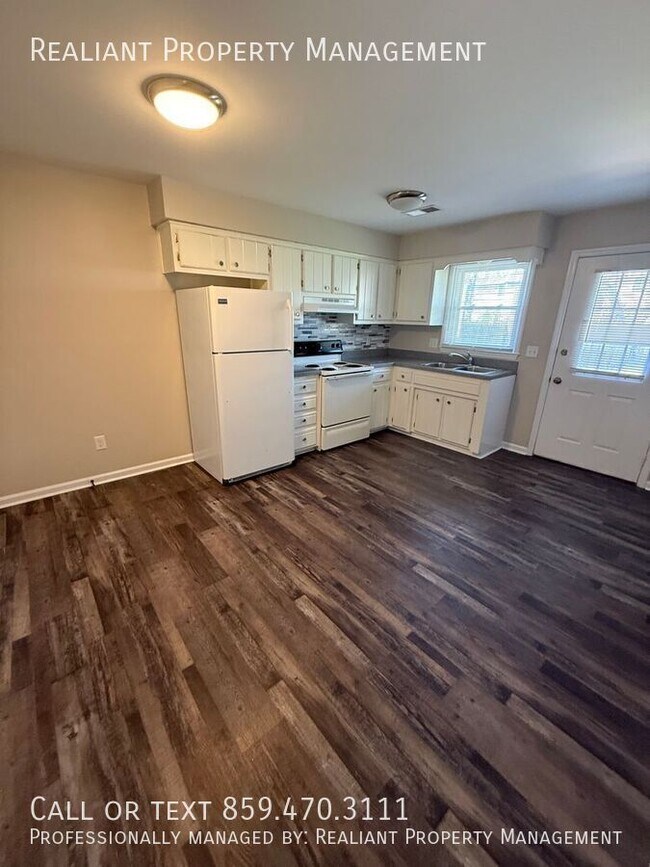 Foto del edificio - 108 E. Edgewood-