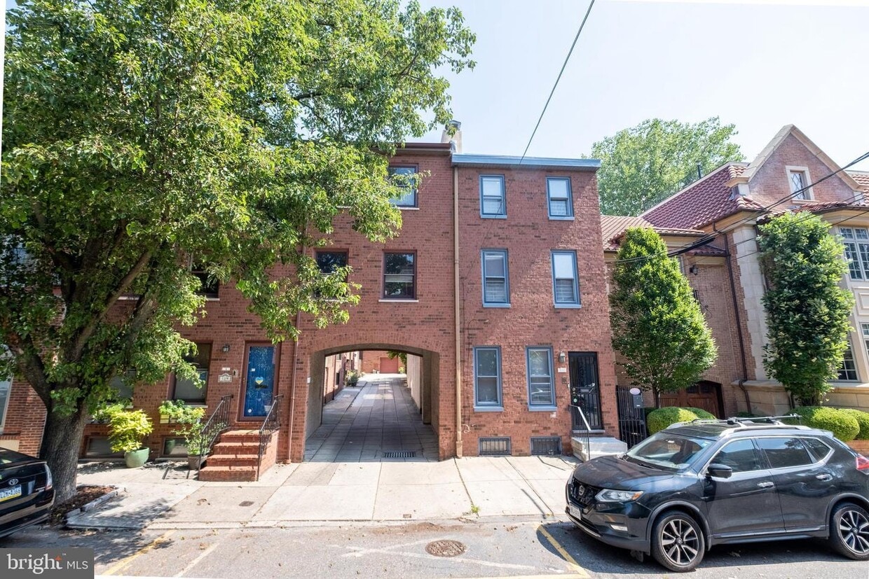 Primary Photo - 129 Catharine St