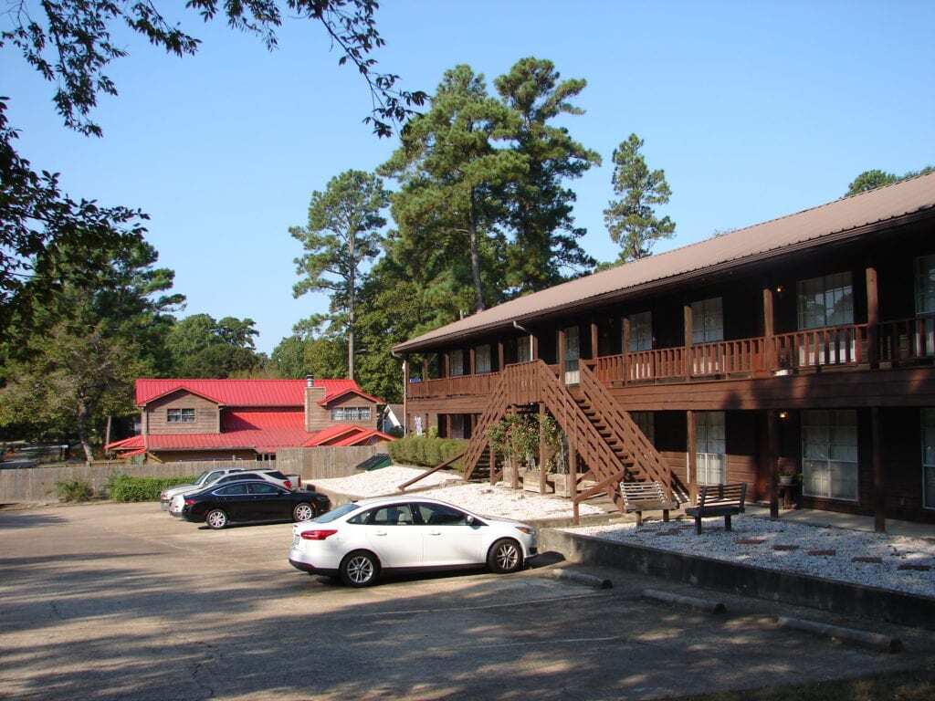 Building Photo - 3008 Old Houston Rd