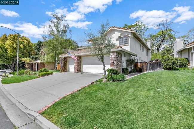 Building Photo - 668 Sun Tree Ct