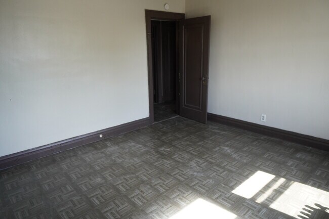 Foto del edificio - 130 E 13th Ave
