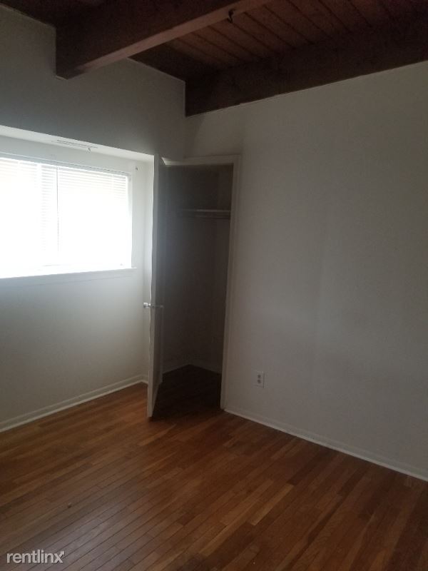 Building Photo - 2 br, 1 bath Condo - 5540 Karen Elaine Dr.