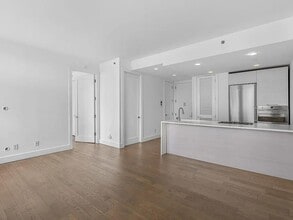 Building Photo - 5-19 Borden Ave