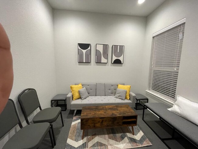 Foto del edificio - 1640 Highland Falls Dr