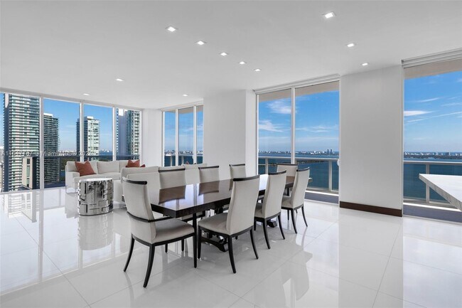 Foto del edificio - 600 NE 27th St