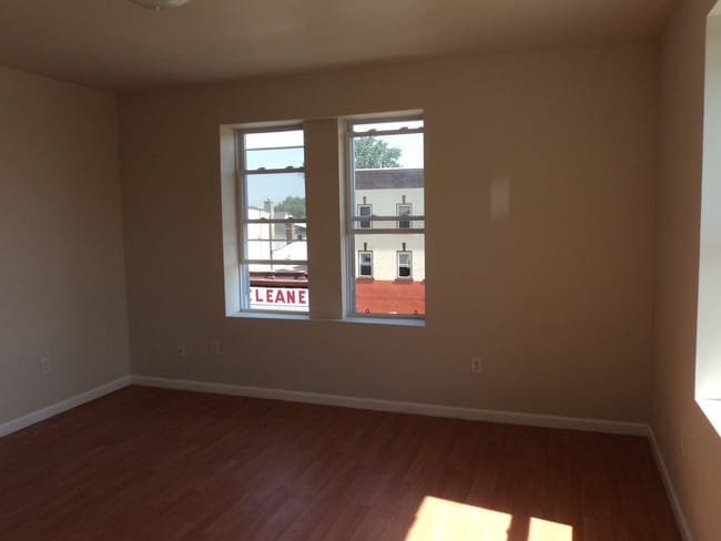 Bedroom - 526-528 Central Ave